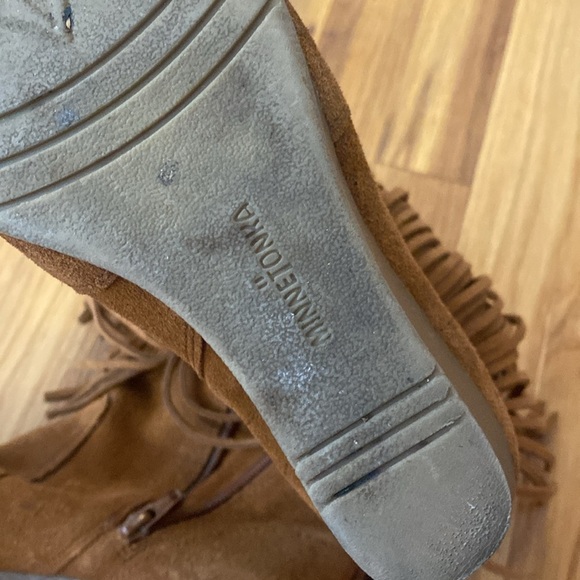 Minnetonka Women’s Brown Fringe Boots With Wedge Heel Size 7 - Picture 8 of 10